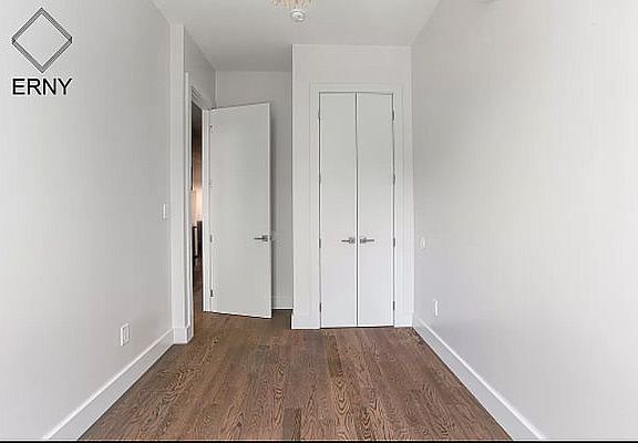 5th image of 99 Varet St #5