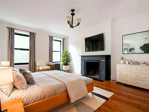 252 Wyckoff Street image 1 of 12