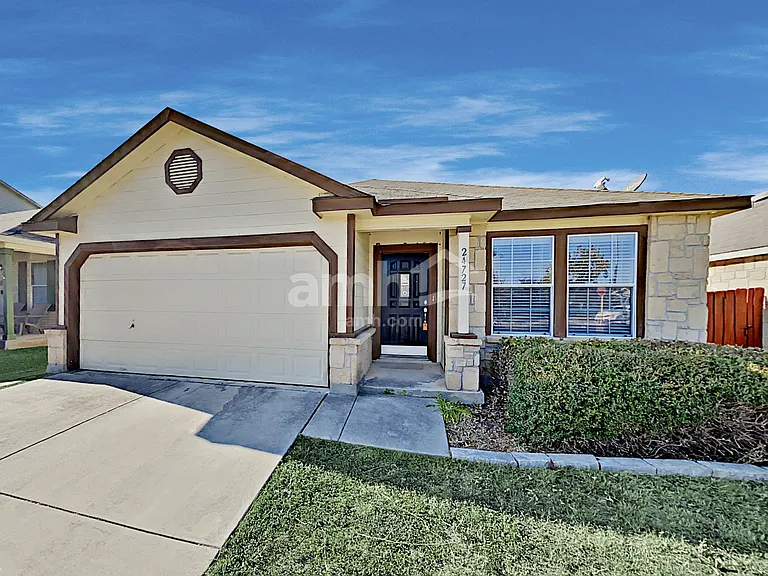 24727 Maple Crst — Photo 1