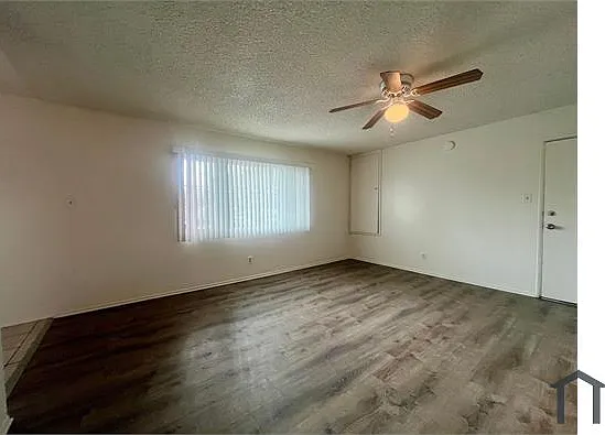 3 bed, 1005 sqft, $3,100 — Photo 4