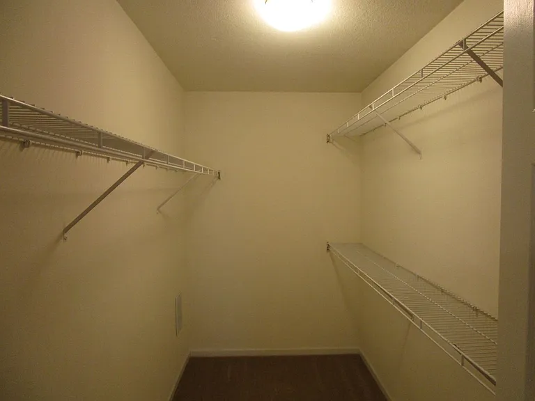 5013-5015 Betty Jean Way — Photo 18