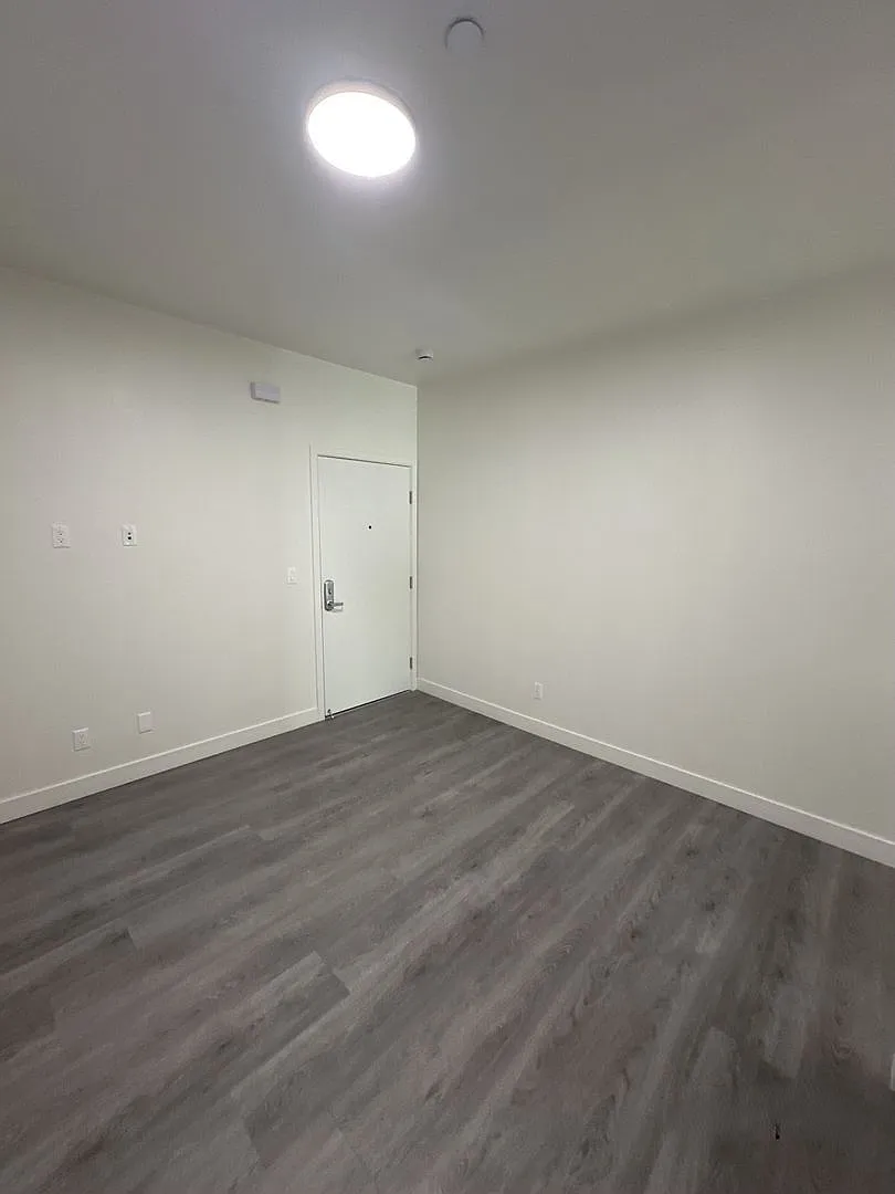 1 bed, 1.0 bath, $2,289 — Photo 4