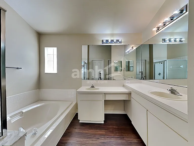 11803 Easthampton Dr — Photo 10