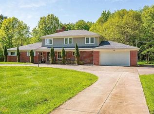 28540 Harvard Rd, Beachwood, OH 44122