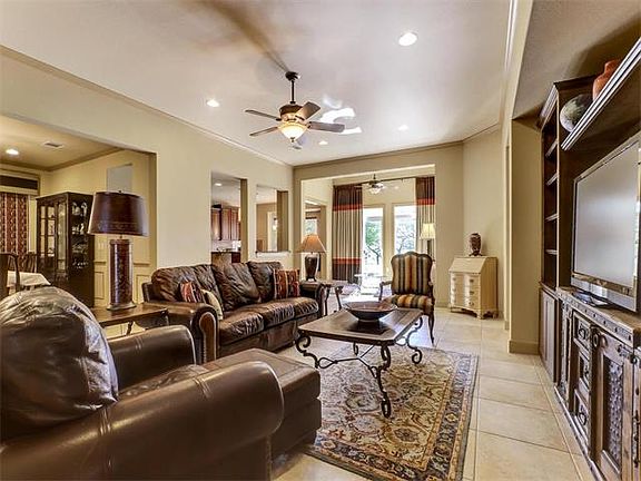 3rd image of 305 Palmetto Dr