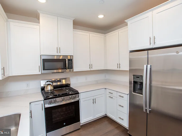 233 Lewis Fisher Dr #ST — Photo 13