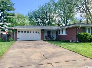 13534 Hickory Cir, Omaha, NE 68144