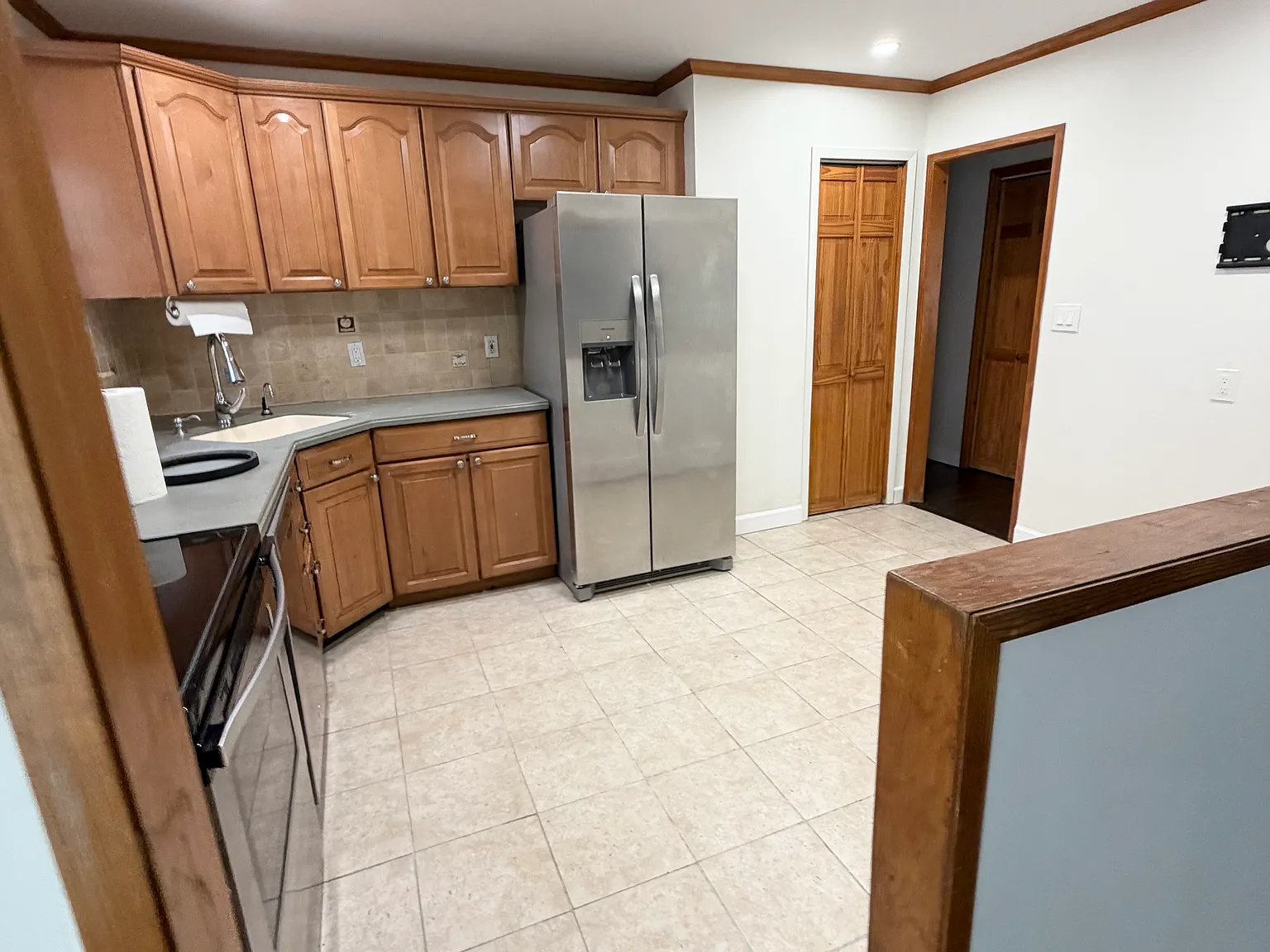 3 bed, 1.5 bath, 1600 sqft, $4,500 — Photo 3