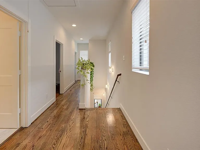116 E 33rd St #B — Photo 13