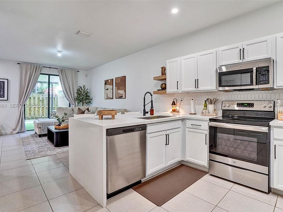 1st image of 25341 SW 115th Ct