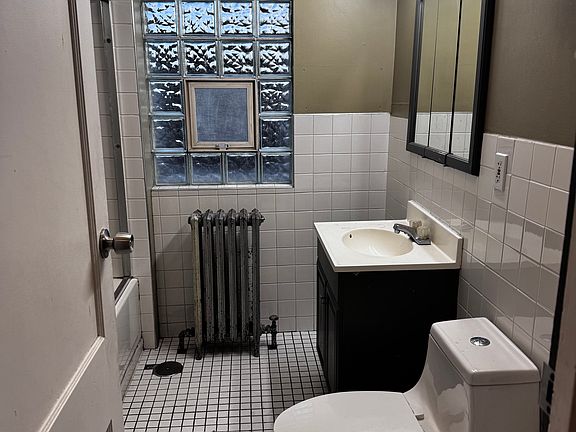 4th image of 2252 N Meade Ave APT 2