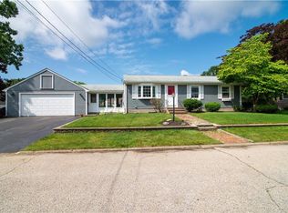 49 Griffith Dr, Riverside, RI 02915