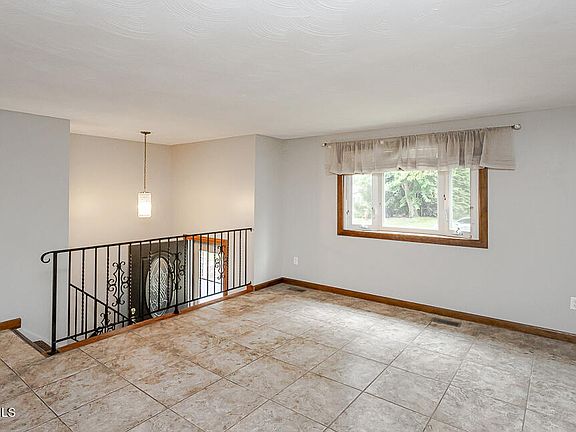 4th image of 5034 Kitchener Dr