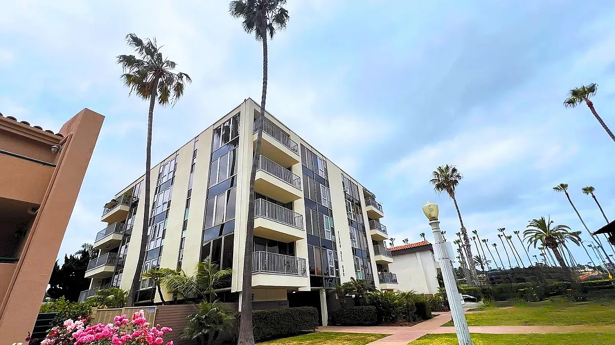 Building Photo - Playa de Oro Apartments