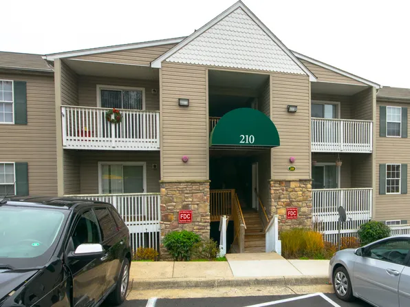 210 Wild Oak Ln APT 200, Stafford, VA 22554