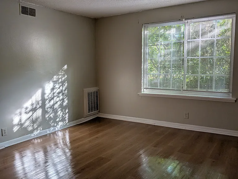441 Harding Pl #B2 — Photo 5
