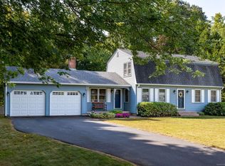 114 E Eldridge St, Manchester, CT 06040