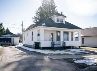 1212 N 2nd Ave, Iron River, MI 49935