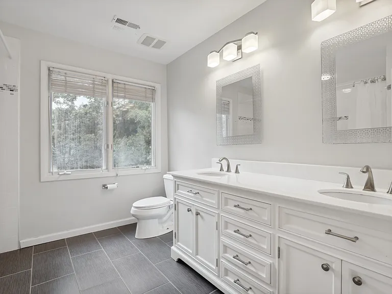 1226 Providence Ter — Photo 16