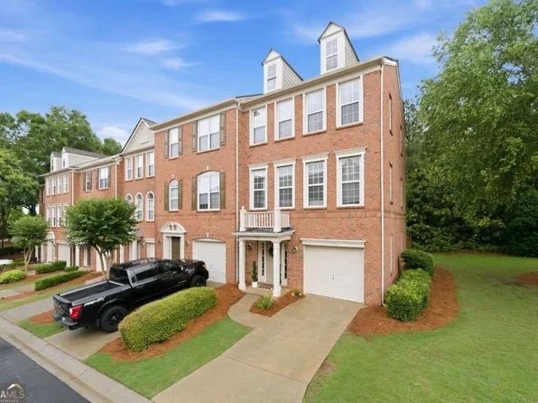 4011 Edgecomb Dr, Roswell, GA 30075