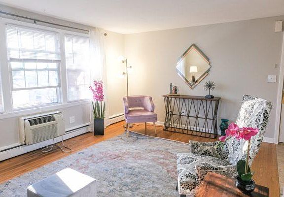 5th image of 105 N Willow St APT 9