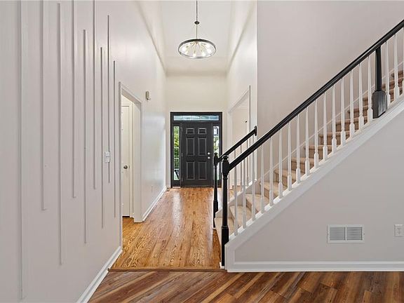 5th image of 8745 Stone River Dr