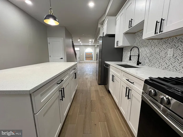 717 N Collington Ave — Photo 8