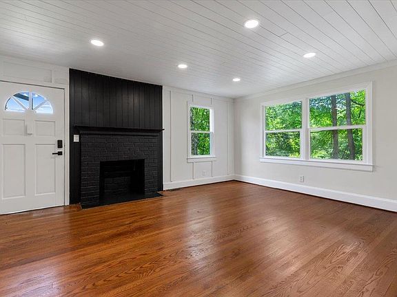 3rd image of 117 13th St NW