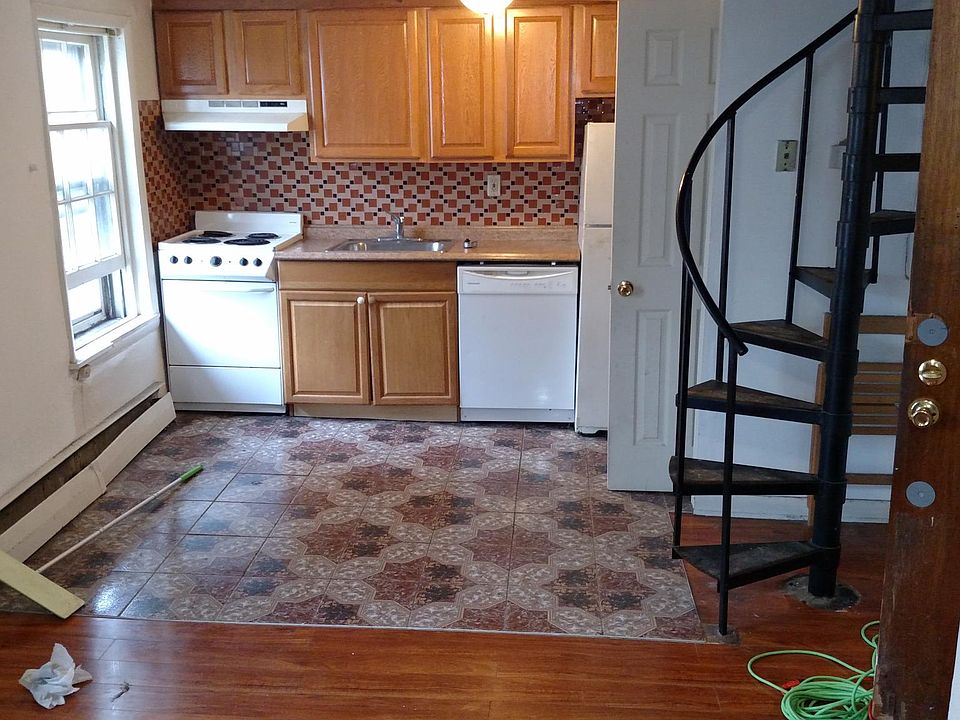 Living room & kitchen