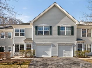 36 Windsong Cir, East Brunswick, NJ 08816