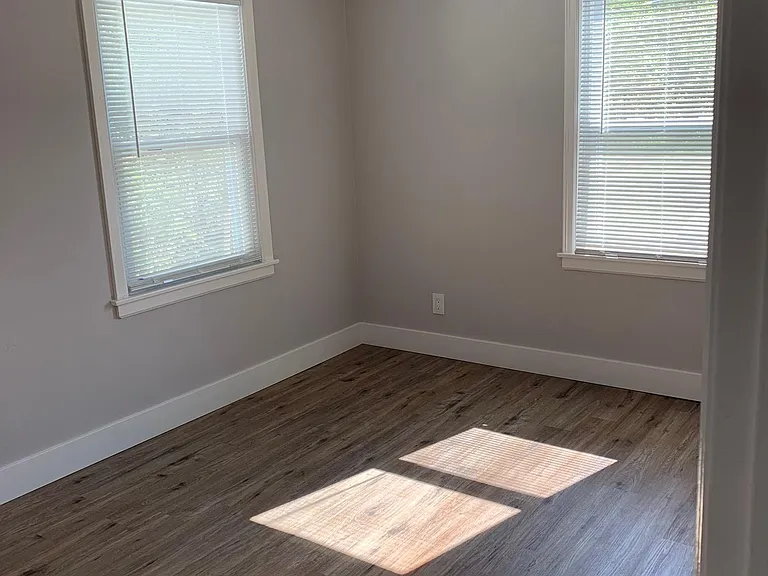 1602 N Volutsia Ave — Photo 19