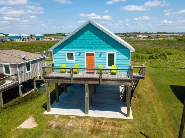 119 Beachfront Dr, Matagorda, TX 77457