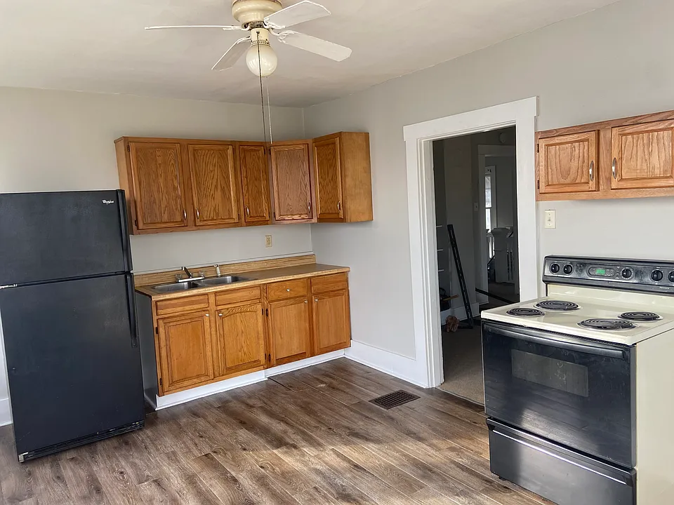 214 E Greene St #1/2