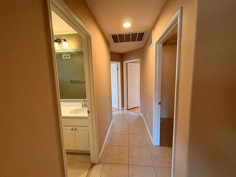 1456 Pinewood Dr — Photo 40