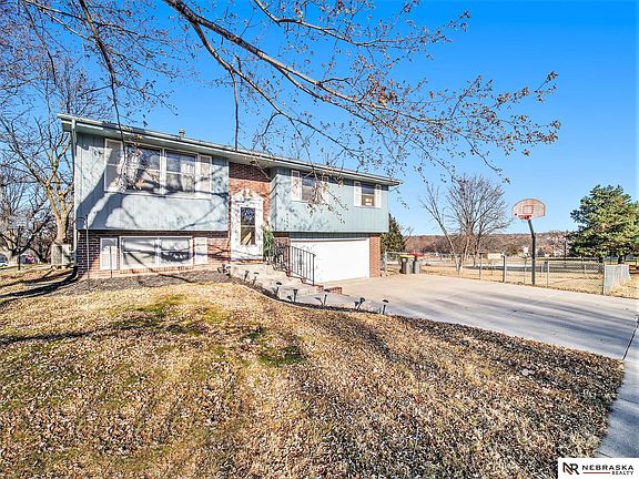 3rd image of 4320 Briarpark Dr