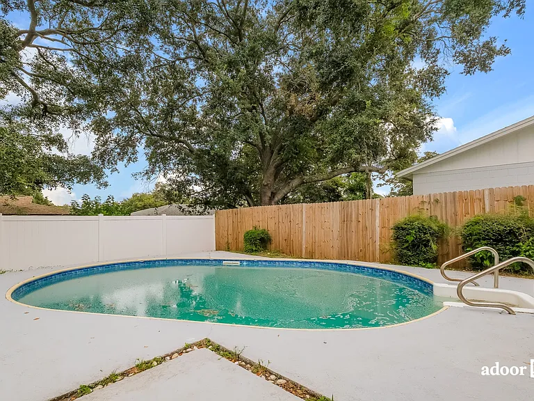2210 Valleybrook Ave — Photo 15