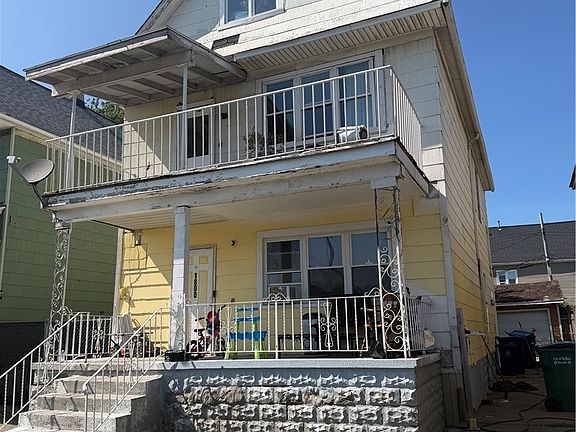 3rd image of 1800 William St