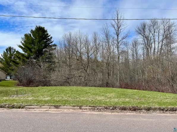 8XX W Bigelow St, Washburn, WI 54891