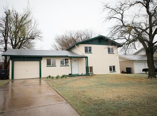 2408 Piccadilly Cir, Moore, OK 73160