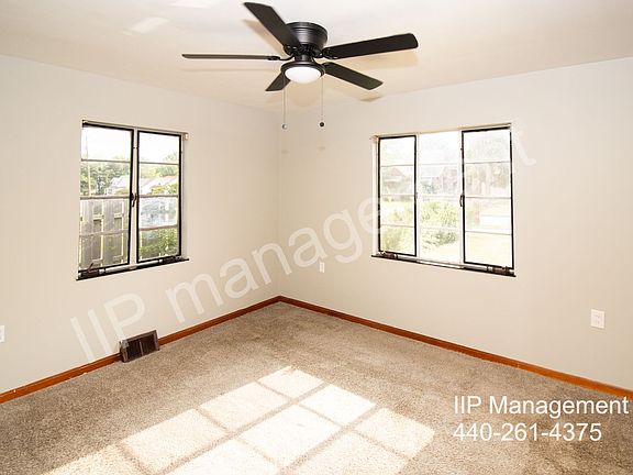 4th image of 1574 E 254th St