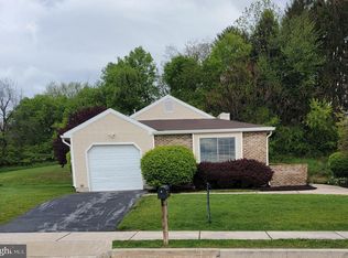 6206 N Highlands Ct, Harrisburg, PA 17111