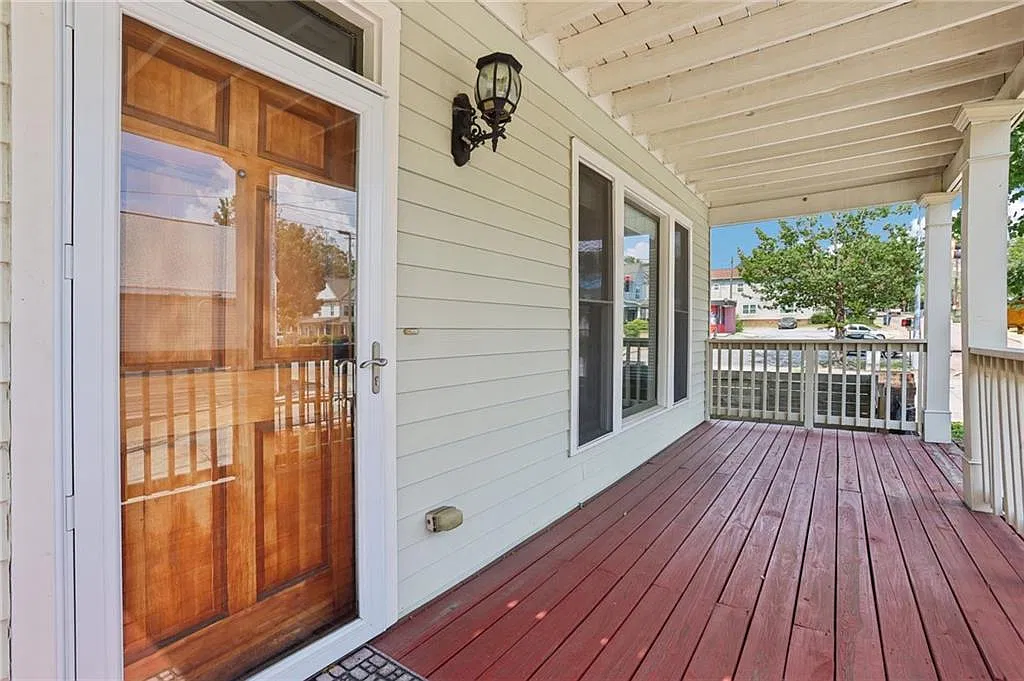3 bed, 2.5 bath, 1607 sqft, $3,200 — Photo 3