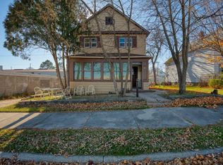 13 1st St SW, Chisholm, MN 55719