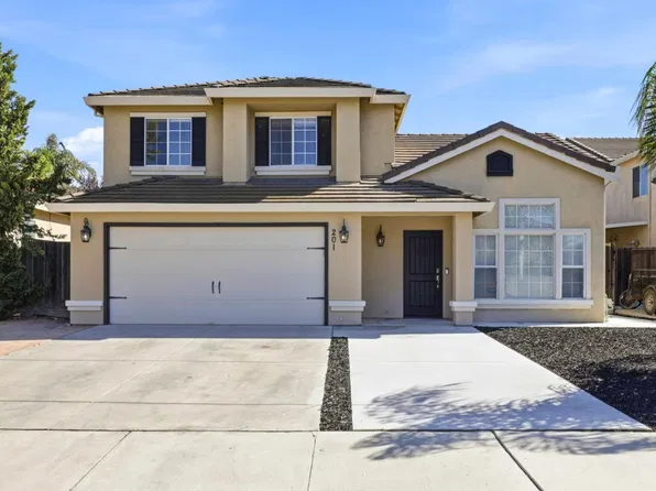 201 Le Chateau Dr, Hollister, CA 95023
