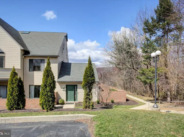 808 Cherrington Dr, Harrisburg, PA 17110