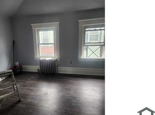 352 S 10th Ave #3F, Mount Vernon, NY 10550