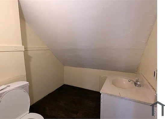 1304 W Ring St #2 — Photo 4