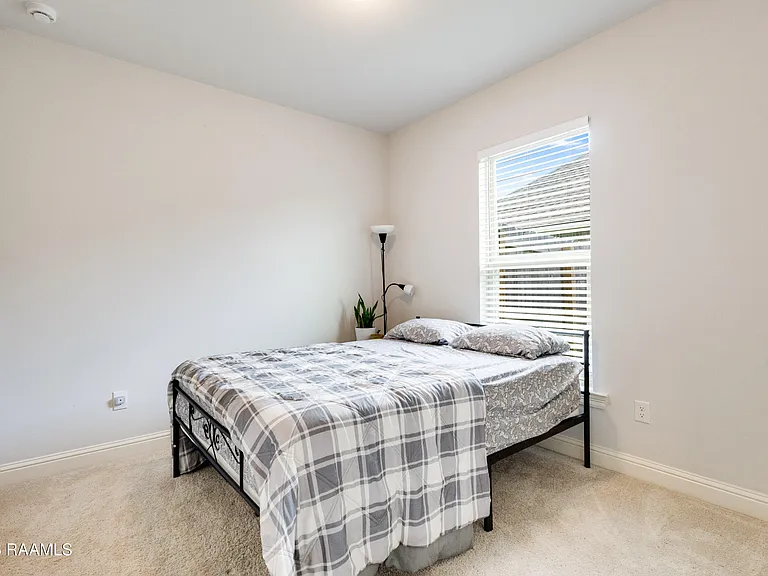 107 Interpreter St — Photo 14