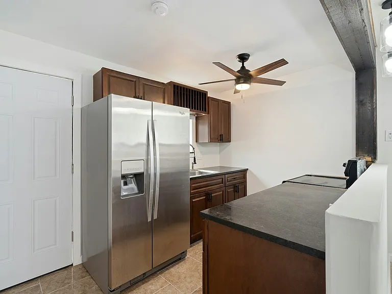 215 S 11th St #1 — Photo 9