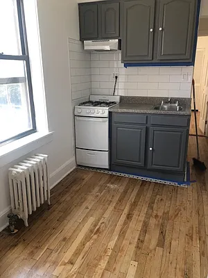 Rented by Alexander Bilu, LREB | media 3